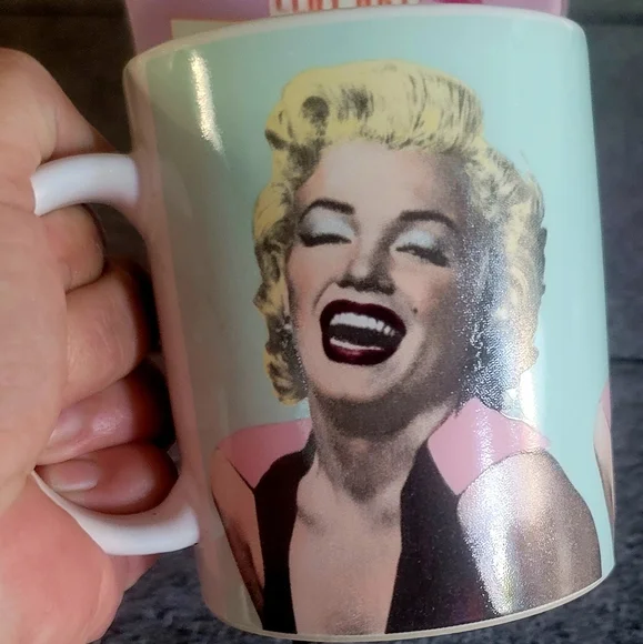Clay Art Presents Marilyn Monroe Mug NIB - Picture 4 of 6